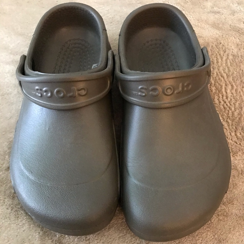 Crocs NWOT (M6W8)